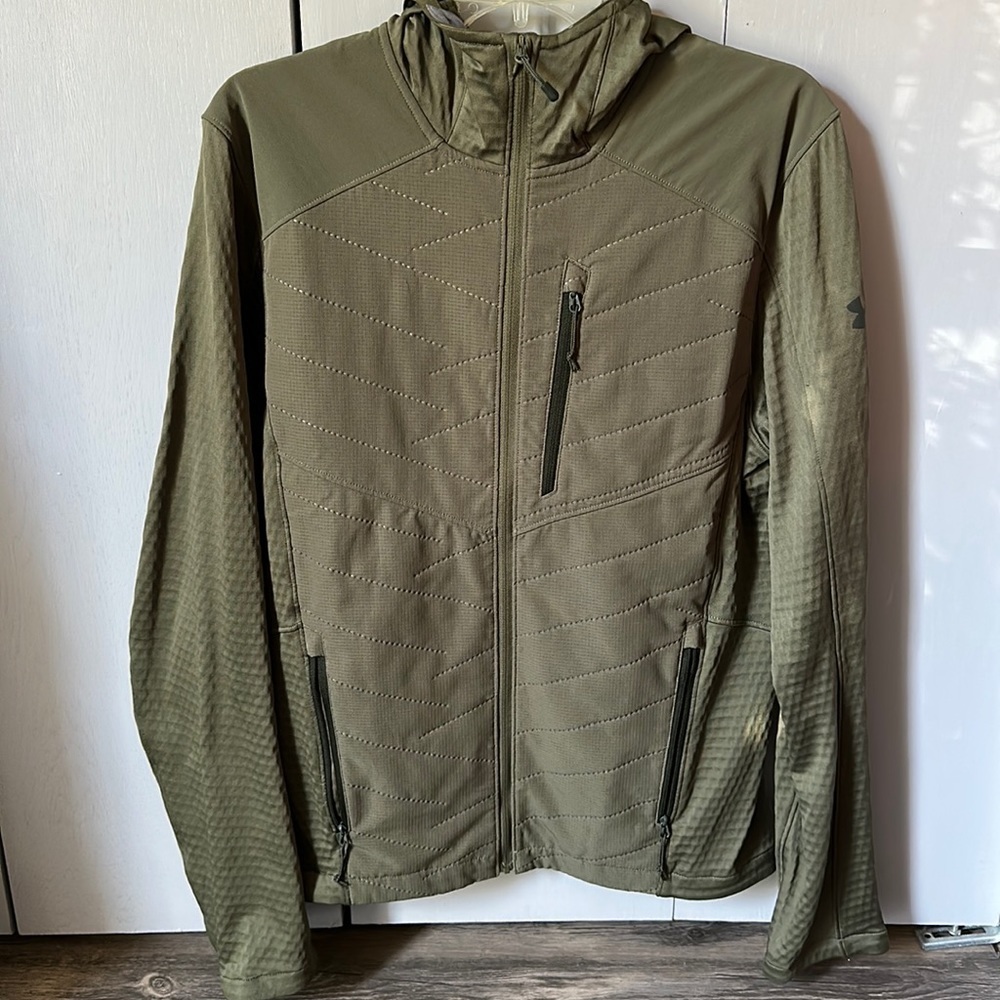 Under Armour men’s zip up performance jacket!!